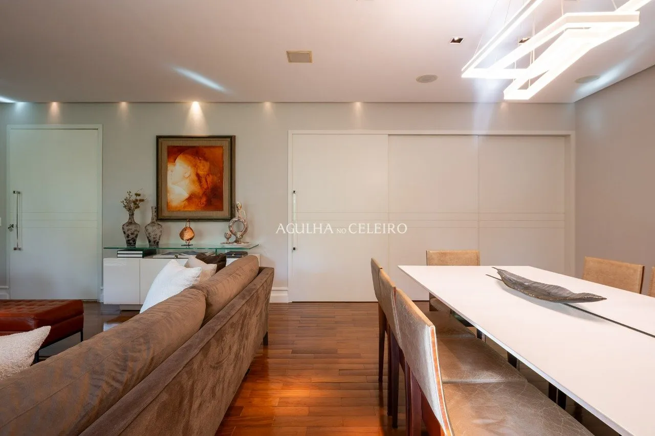 Apartamento de 311 m² com 3 suítes e 1 escritório à venda no Campo Belo. – 20204