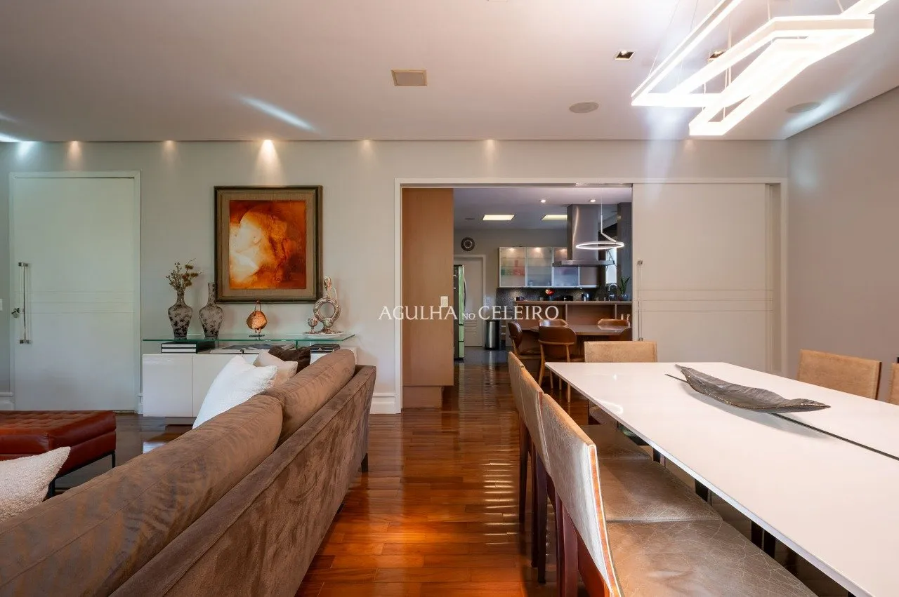 Apartamento de 311 m² com 3 suítes e 1 escritório à venda no Campo Belo. – 20204