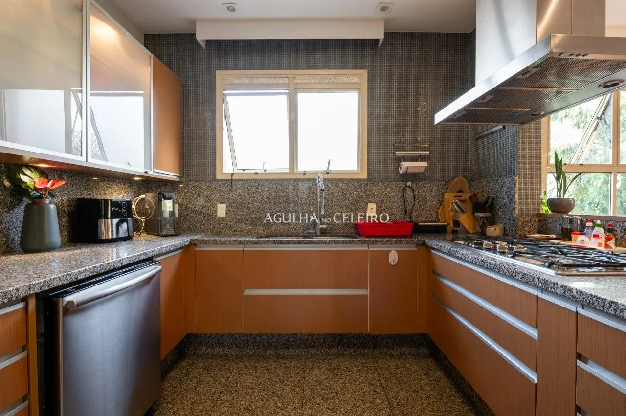 Apartamento de 311 m² com 3 suítes e 1 escritório à venda no Campo Belo. – 20204