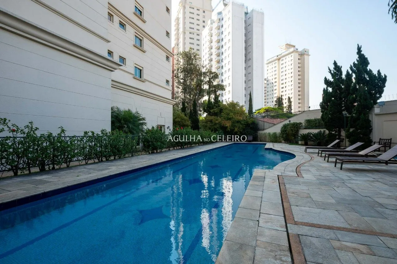 Apartamento de 311 m² com 3 suítes e 1 escritório à venda no Campo Belo. – 20204