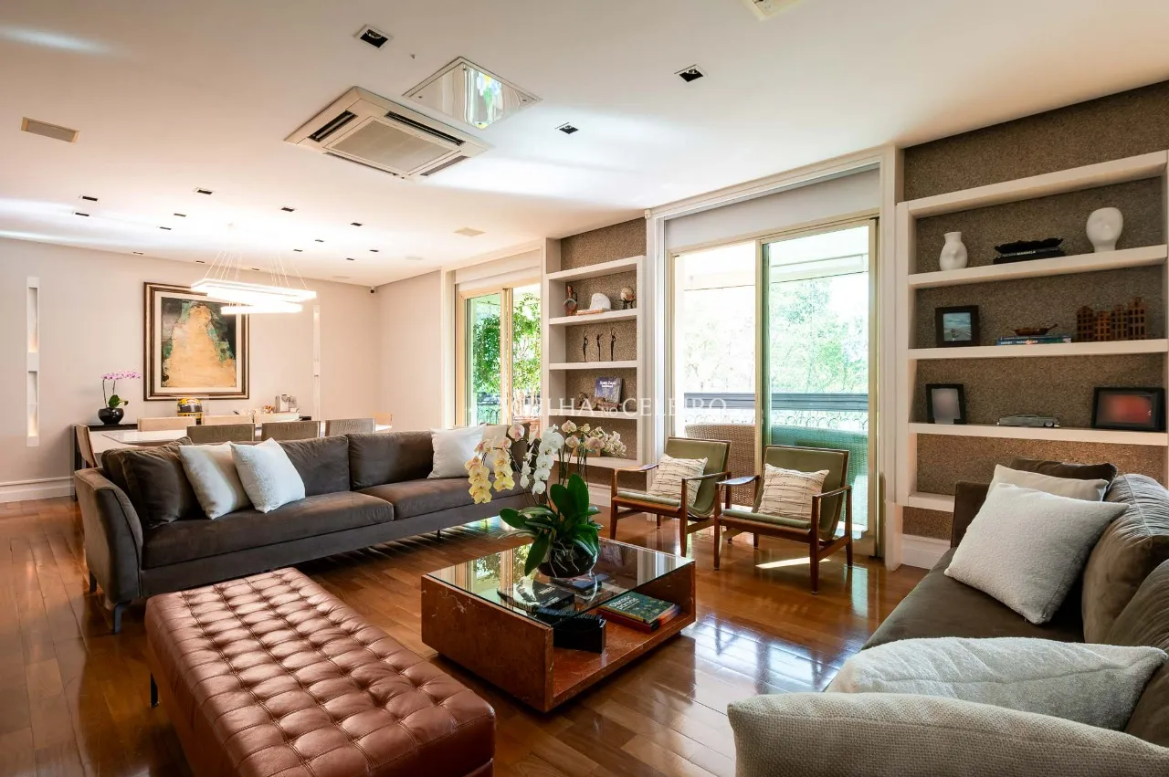 Apartamento de 311 m² com 3 suítes e 1 escritório à venda no Campo Belo. – 20204
