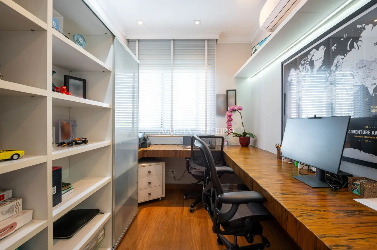 Apartamento de 311 m² com 3 suítes e 1 escritório à venda no Campo Belo. – 20204