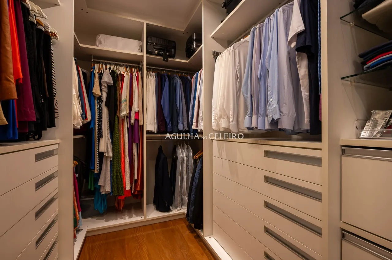 Apartamento de 311 m² com 3 suítes e 1 escritório à venda no Campo Belo. – 20204