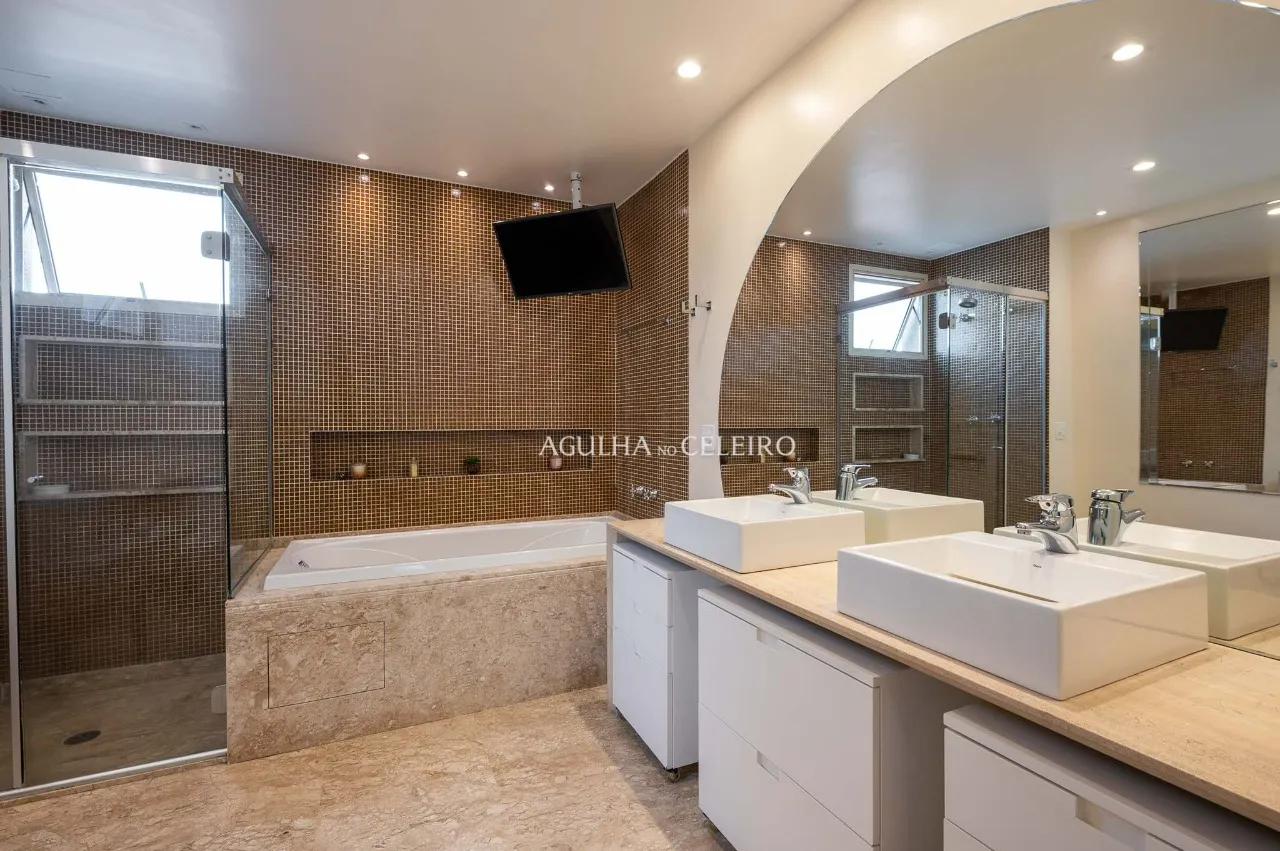 Apartamento de 311 m² com 3 suítes e 1 escritório à venda no Campo Belo. – 20204