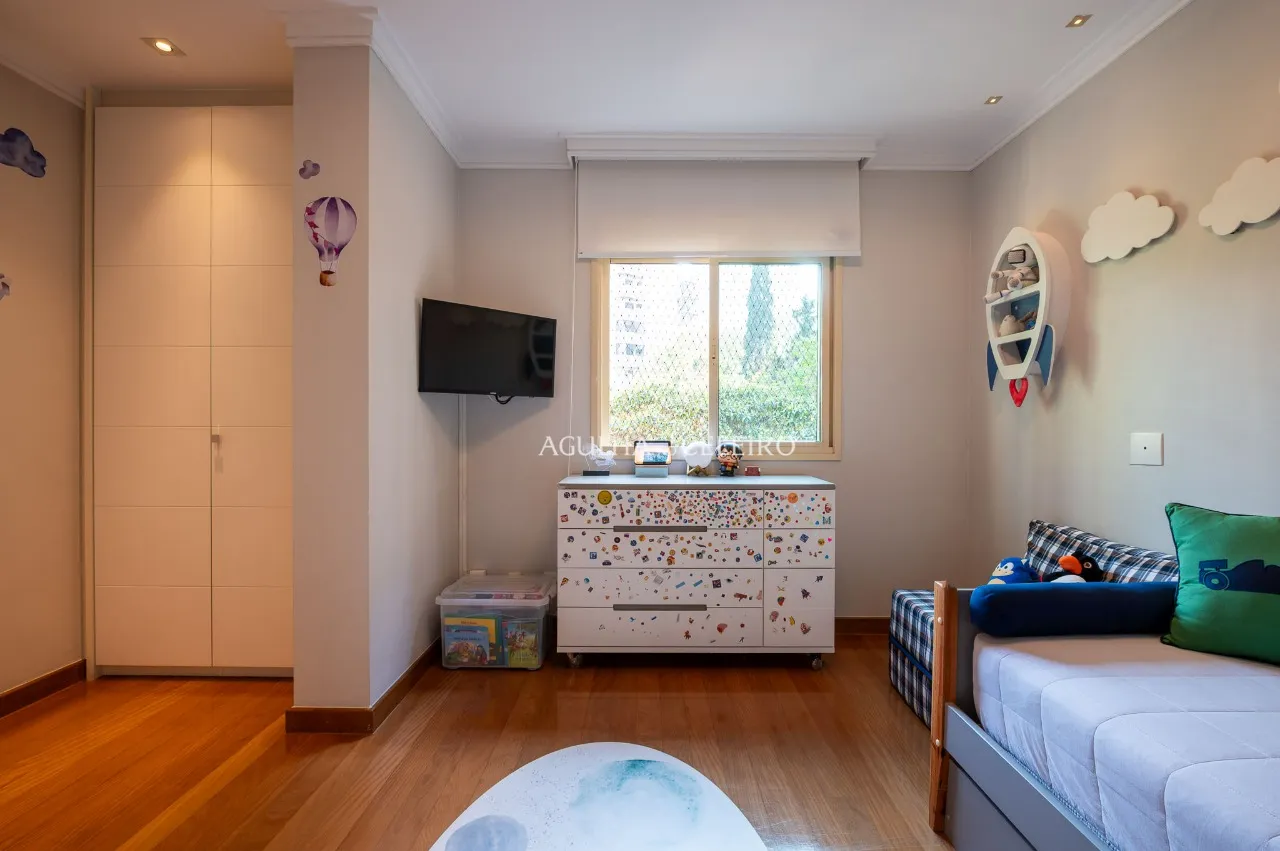 Apartamento de 311 m² com 3 suítes e 1 escritório à venda no Campo Belo. – 20204