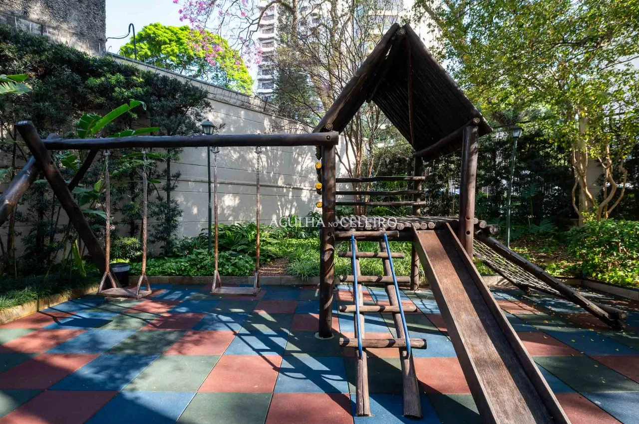 Apartamento de 311 m² com 3 suítes e 1 escritório à venda no Campo Belo. – 20204