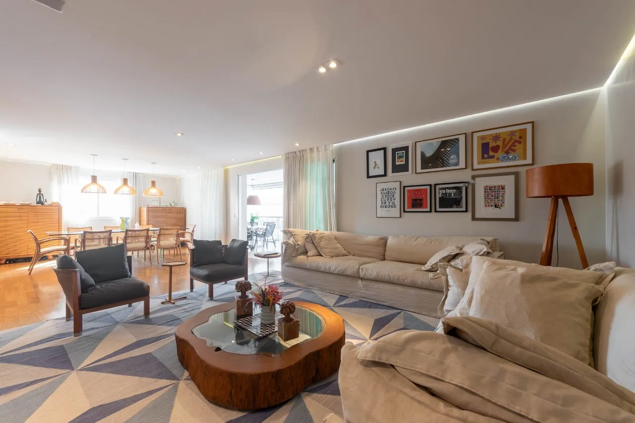 Apartamento Amplo e Iluminado à Venda na Vila Nova Conceição – 20315