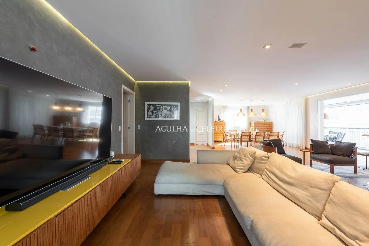 Apartamento Amplo e Iluminado à Venda na Vila Nova Conceição – 20315