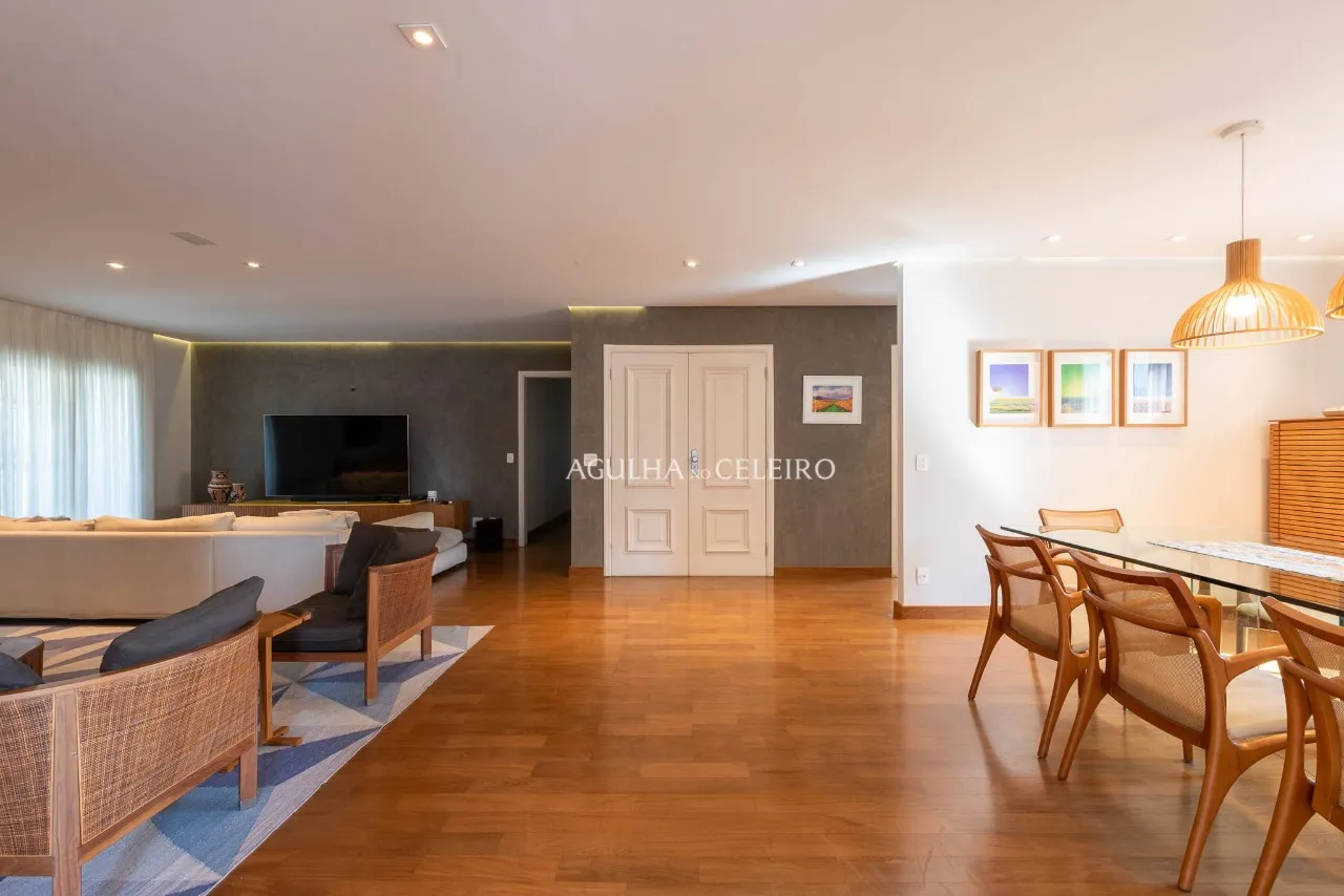 Apartamento Amplo e Iluminado à Venda na Vila Nova Conceição – 20315