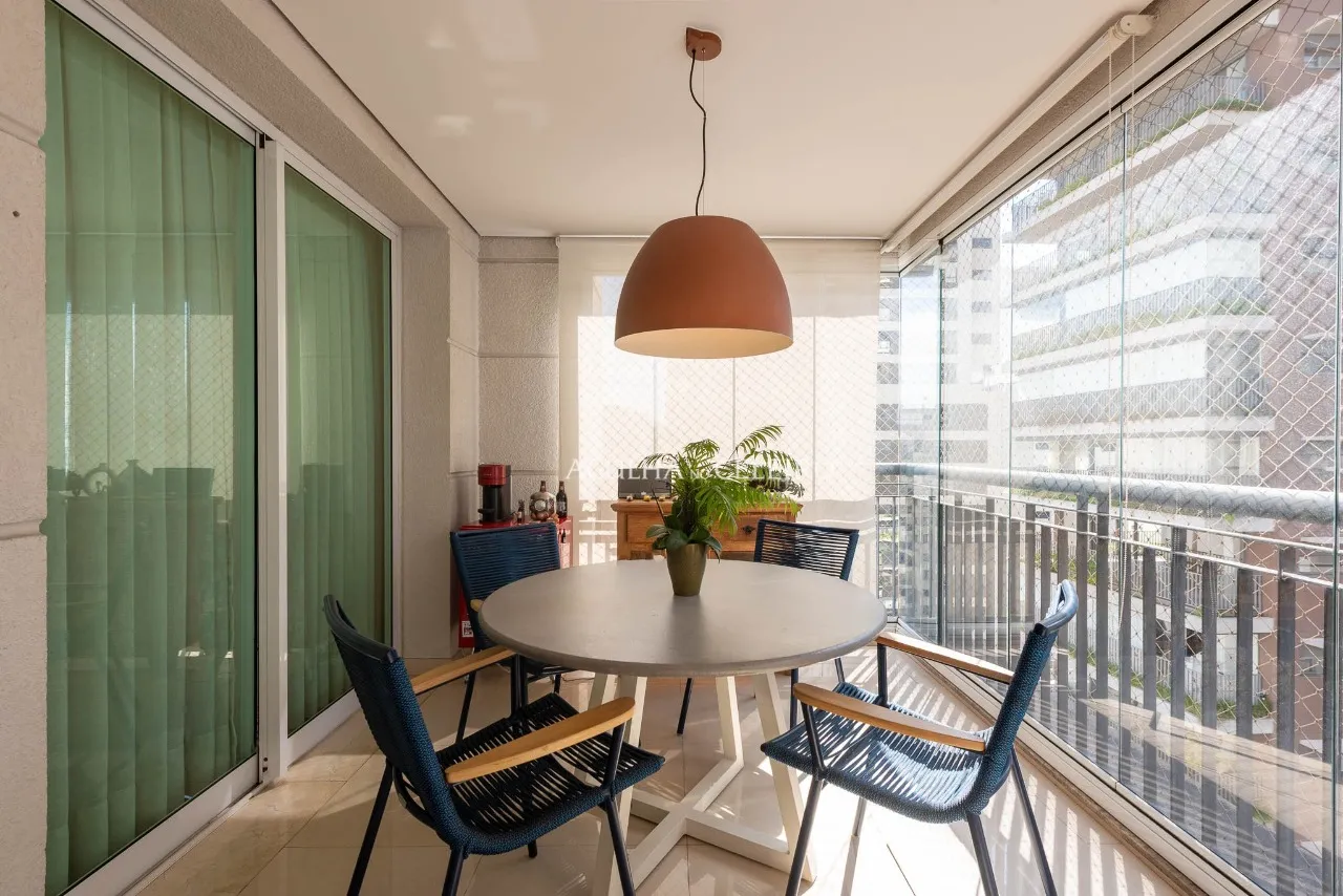 Apartamento Amplo e Iluminado à Venda na Vila Nova Conceição – 20315