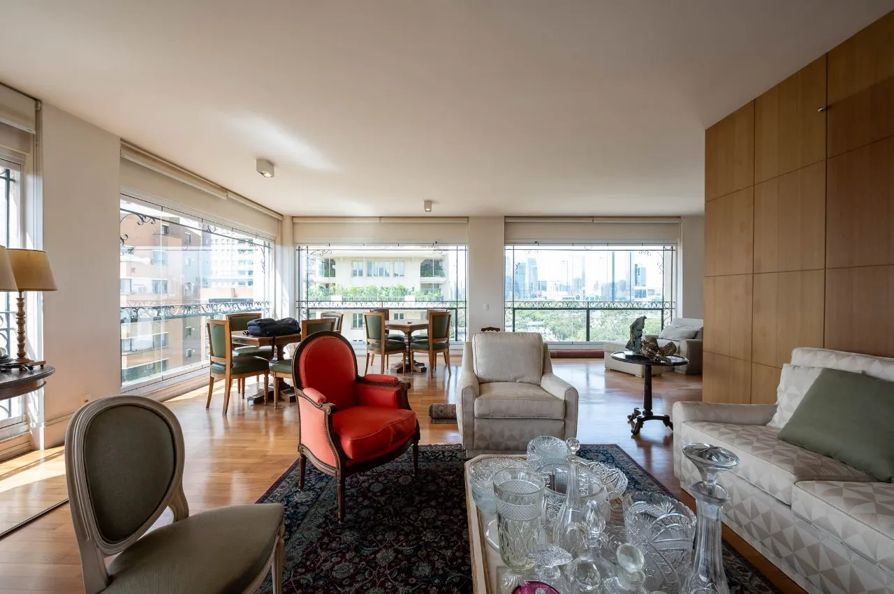 Oportunidade única de viver com exclusividade em uma localização privilegiada. – 20382