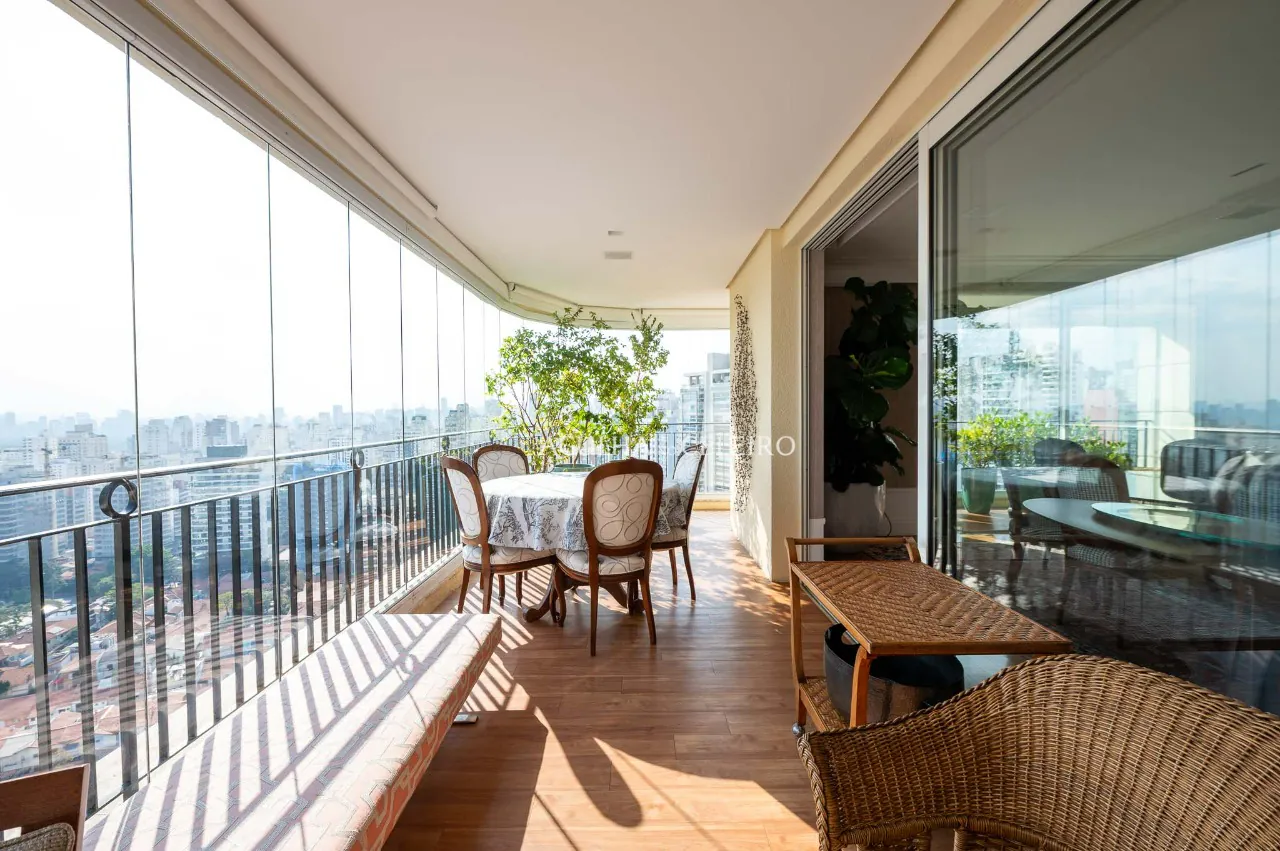 Apartamento em condomínio desejado com vista incrível para venda no Paraíso. – 20395