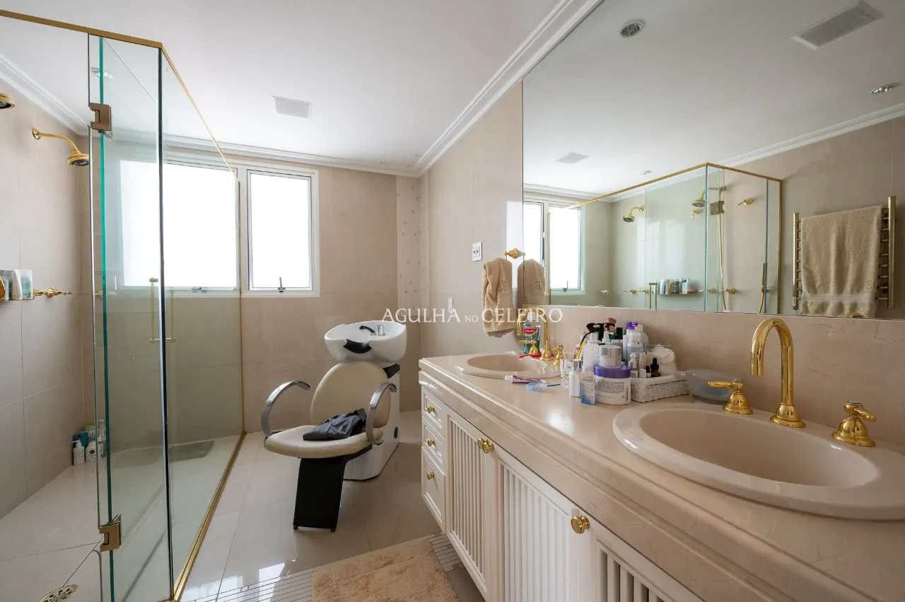 Apartamento em condomínio desejado com vista incrível para venda no Paraíso. – 20395