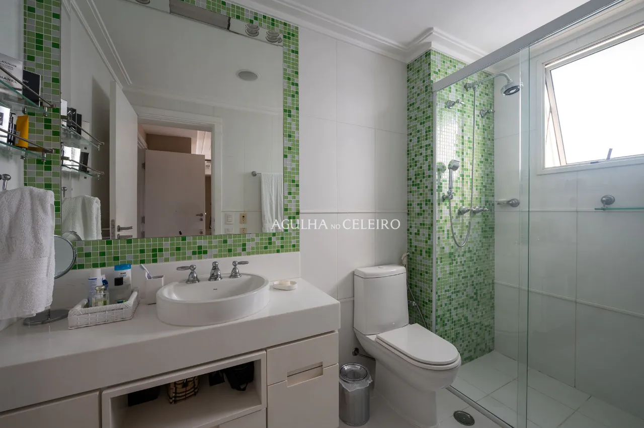 Apartamento em condomínio desejado com vista incrível para venda no Paraíso. – 20395