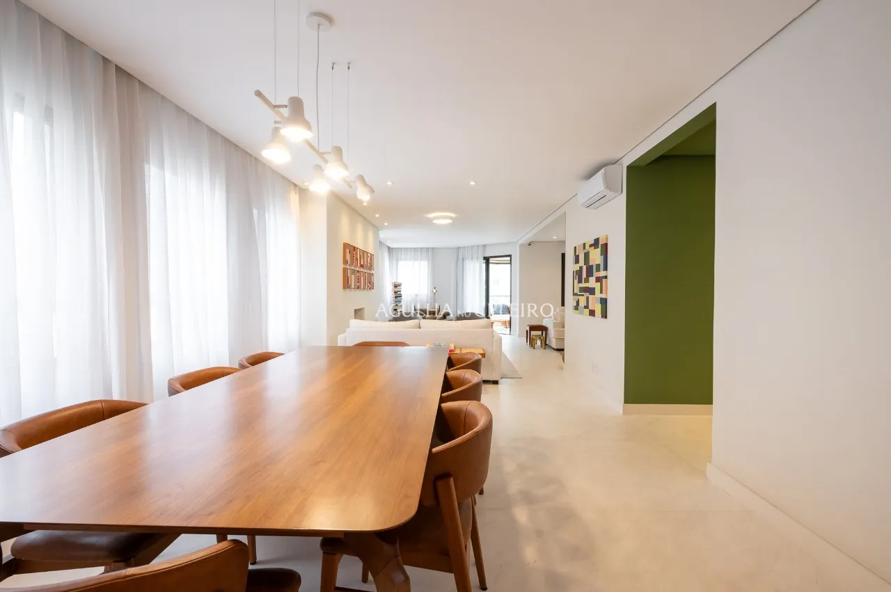 Apartamento sofisticado com varanda gourmet em Moema. – 20398