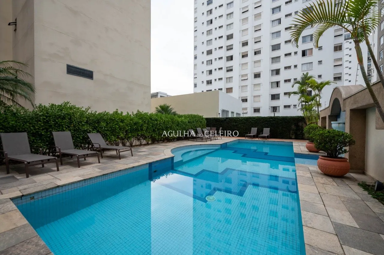 Apartamento sofisticado com varanda gourmet em Moema. – 20398