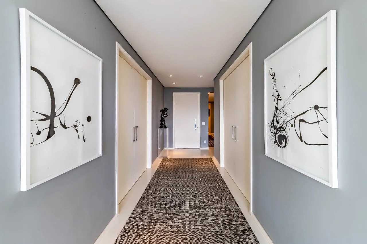 Apartamento com vista encantadora, janelonas e luz natural a poucos passos do Parque Ibirapuera. – 20410