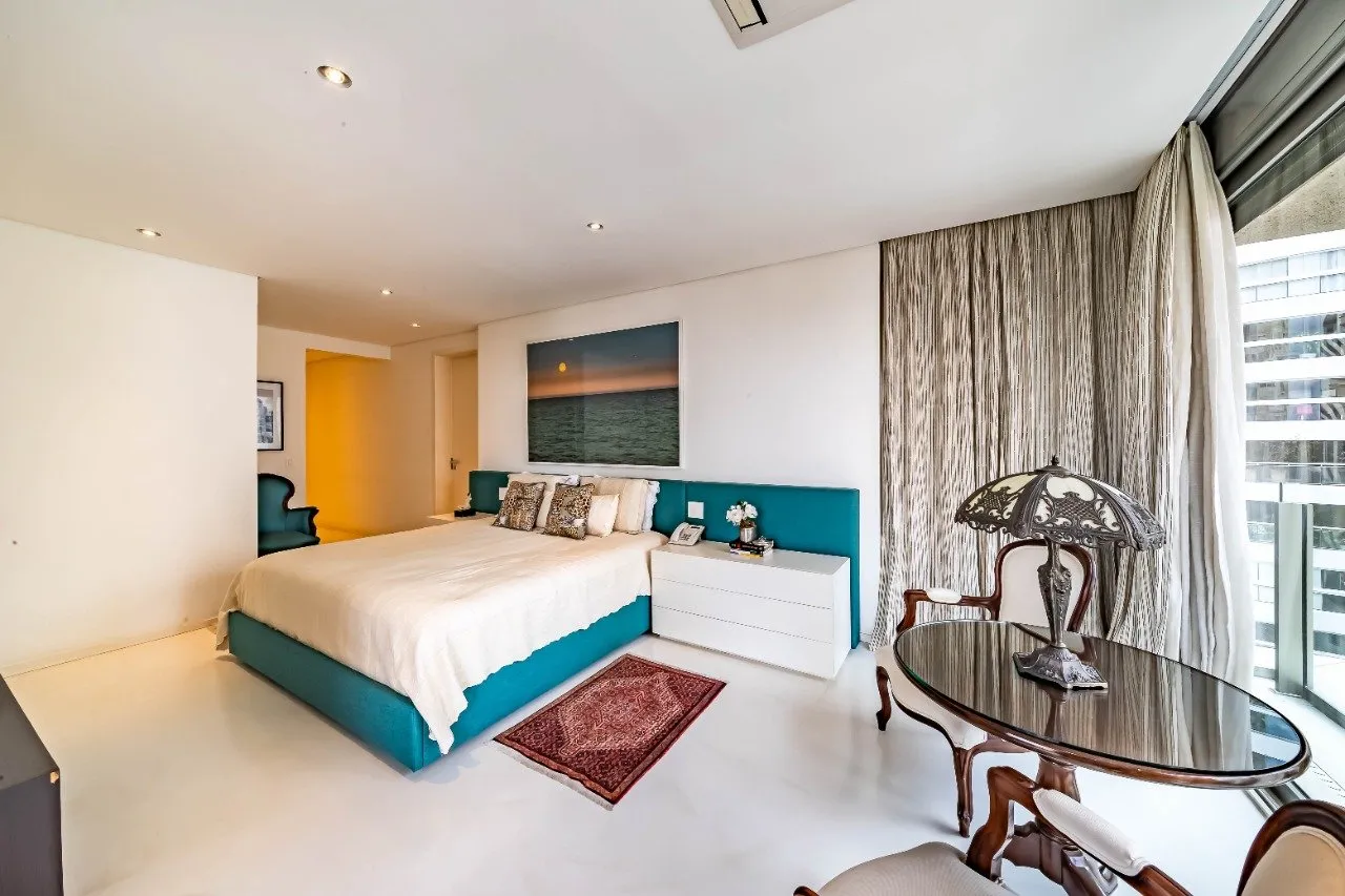 Apartamento com vista encantadora, janelonas e luz natural a poucos passos do Parque Ibirapuera. – 20410