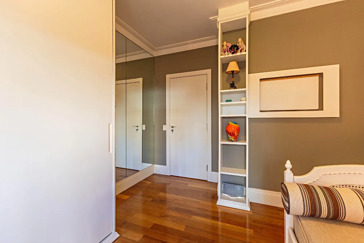 Apartamento reformado com três suítes e acabamentos de alto nível no Itaim – 20412