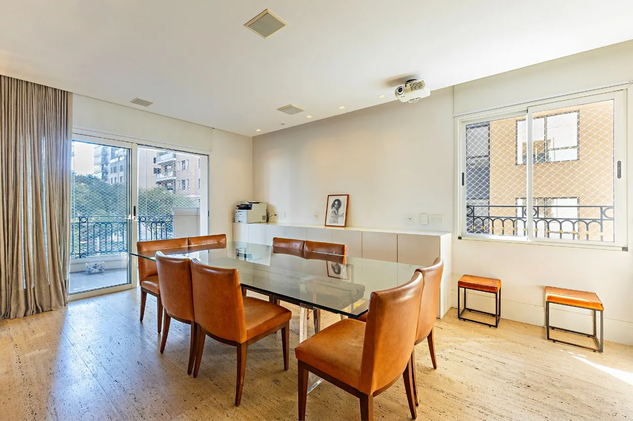 Apartamento reformado com três suítes e acabamentos de alto nível no Itaim – 20412