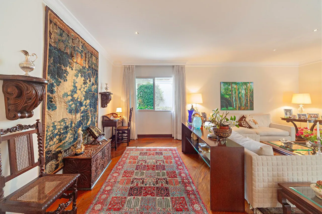 Casa com jardim, biblioteca e espaços versáteis próxima ao Parque Ibirapuera – 20423