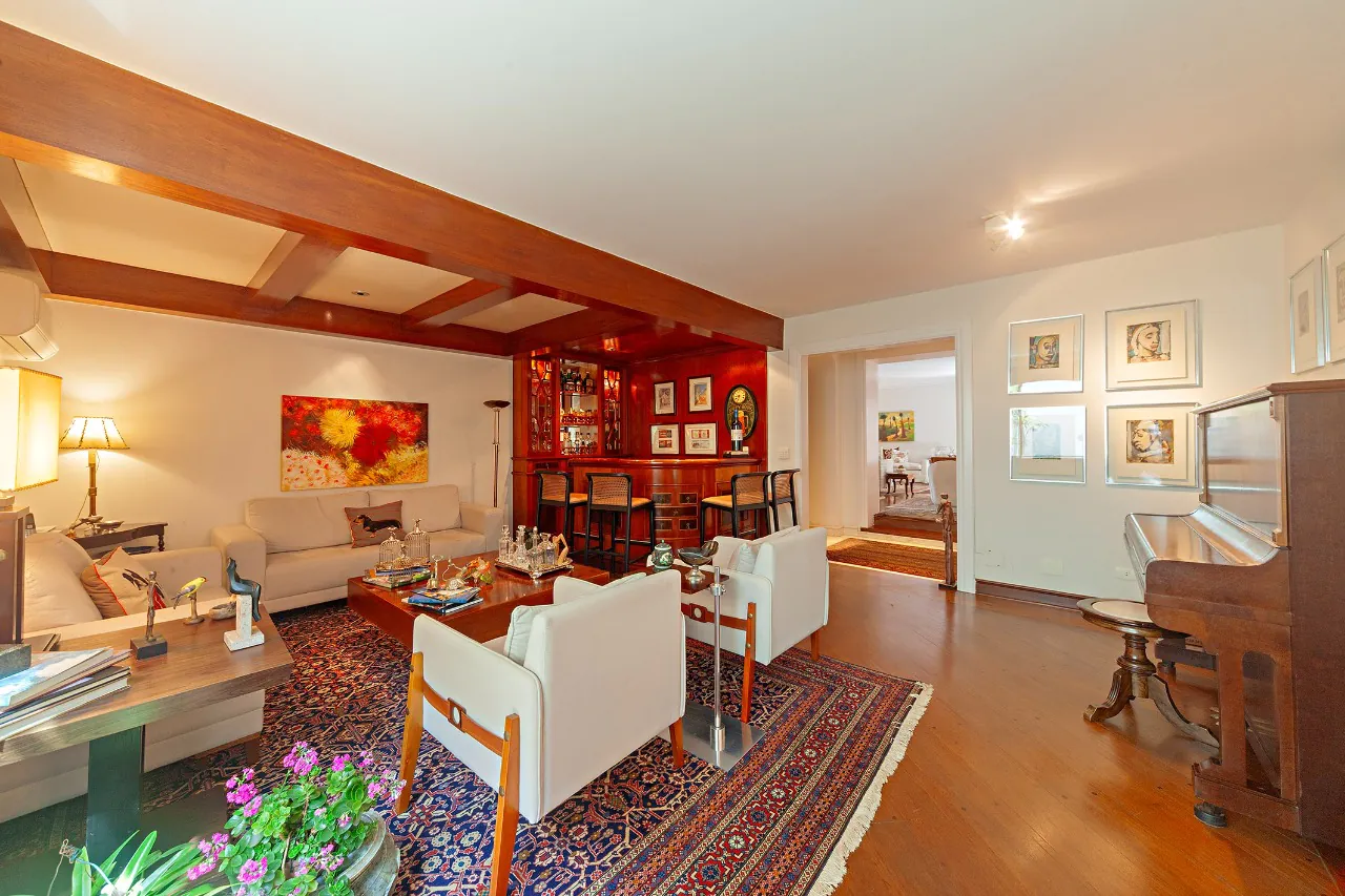 Casa com jardim, biblioteca e espaços versáteis próxima ao Parque Ibirapuera – 20423