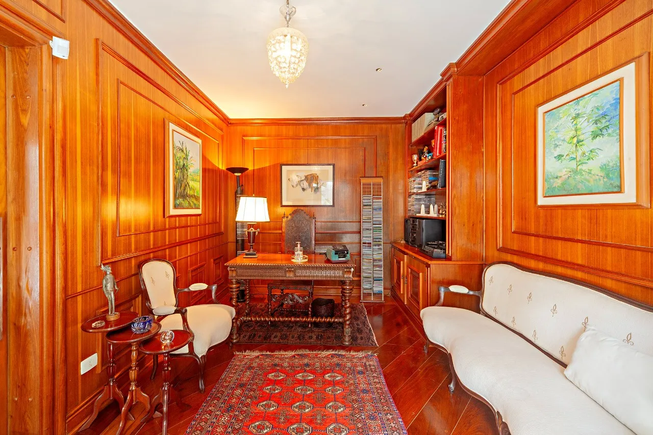 Casa com jardim, biblioteca e espaços versáteis próxima ao Parque Ibirapuera – 20423