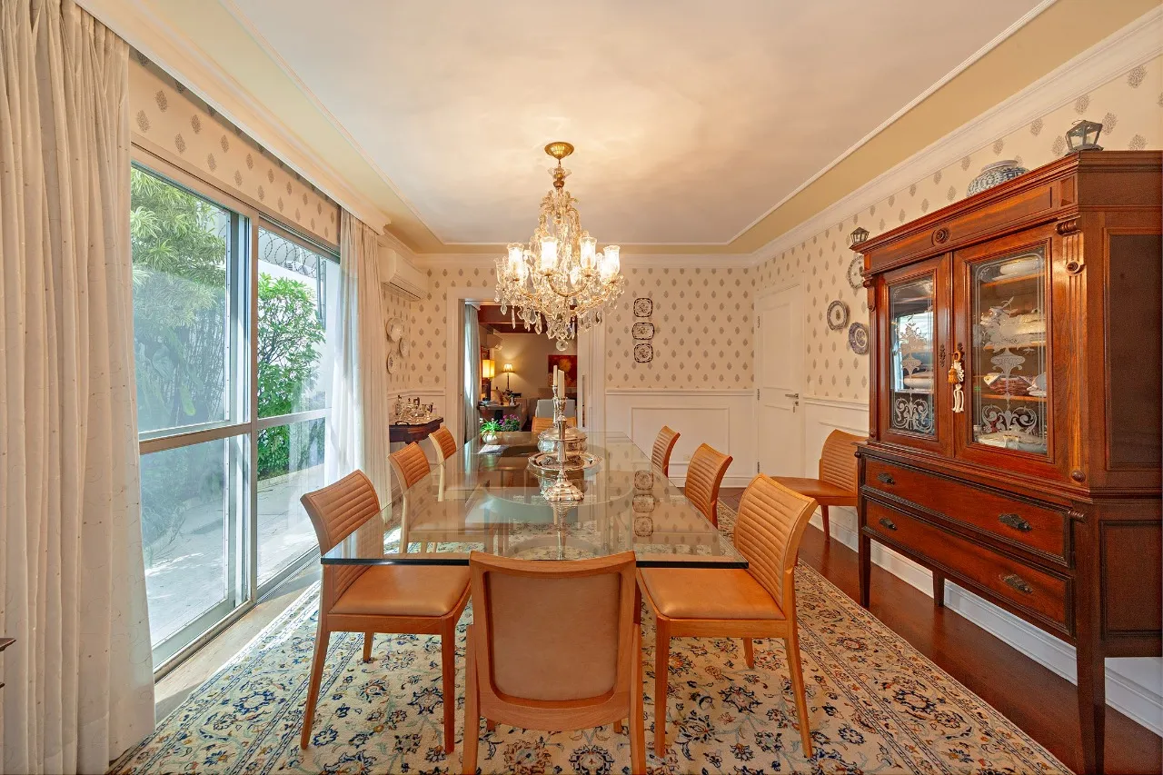 Casa com jardim, biblioteca e espaços versáteis próxima ao Parque Ibirapuera – 20423