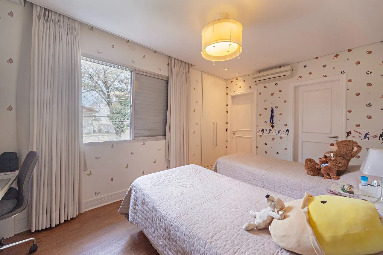 Casa com jardim, biblioteca e espaços versáteis próxima ao Parque Ibirapuera – 20423