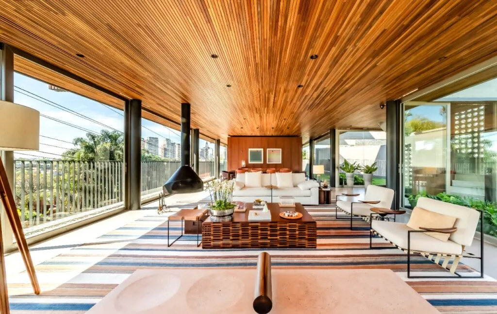 Casa modernista com projeto lindo, amplo jardim com piscina de tirar o fôlego. – 20515