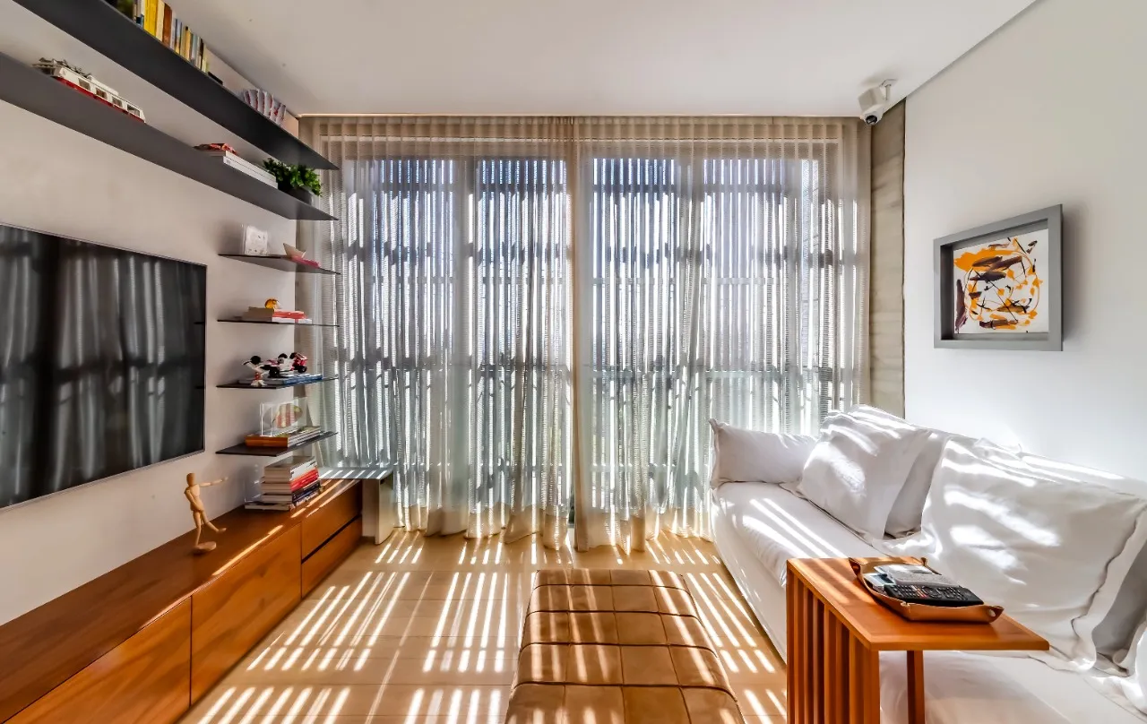 Casa modernista com projeto lindo, amplo jardim com piscina de tirar o fôlego. – 20515