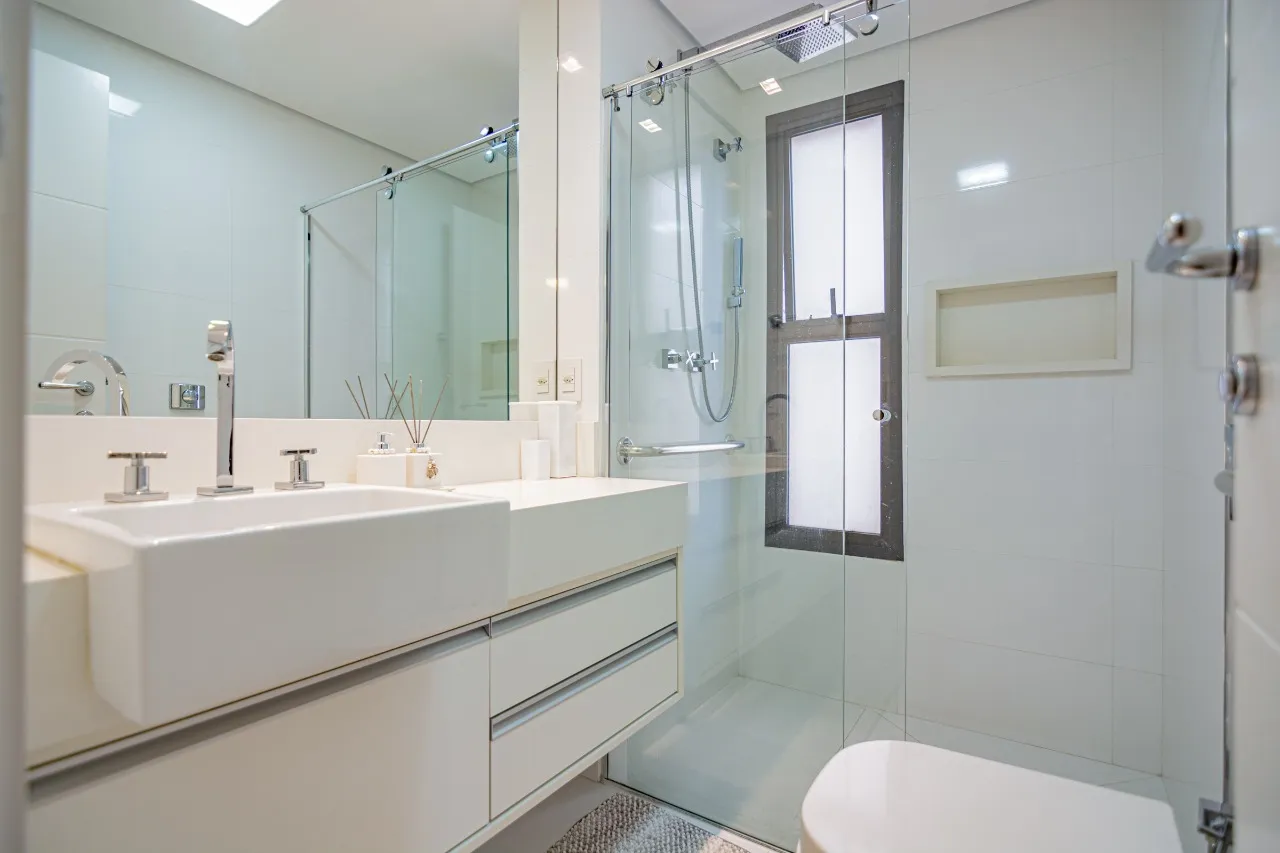 Apartamento no Jardim América próximo ao Dante Alighieri, andar alto, totalmente reformado com varanda gourmet e lazer. – 20517