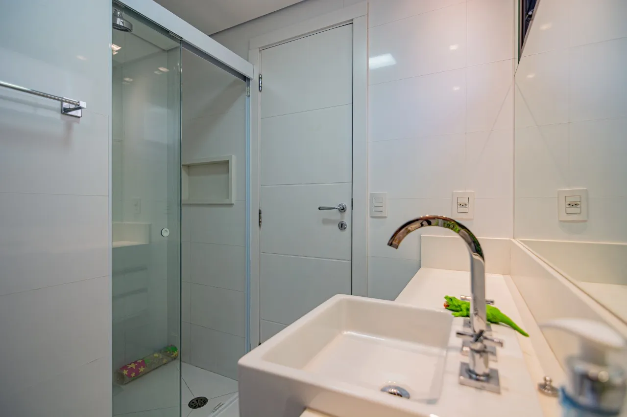 Apartamento no Jardim América próximo ao Dante Alighieri, andar alto, totalmente reformado com varanda gourmet e lazer. – 20517