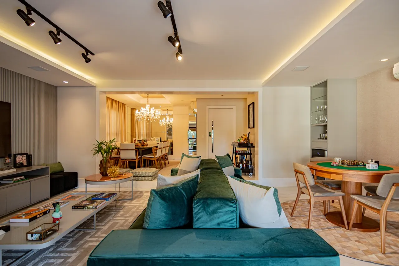 Apartamento no Jardim América próximo ao Dante Alighieri, andar alto, totalmente reformado com varanda gourmet e lazer. – 20517