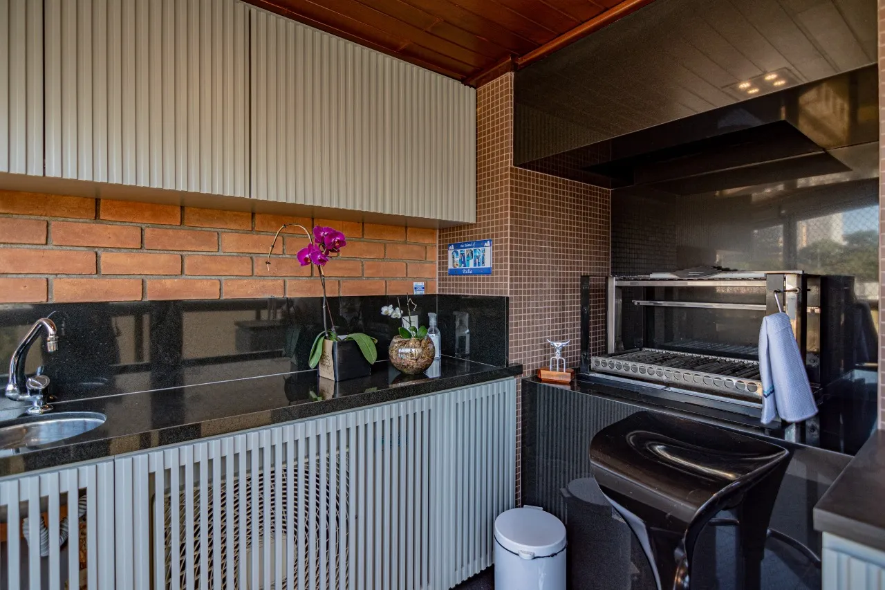 Apartamento no Jardim América próximo ao Dante Alighieri, andar alto, totalmente reformado com varanda gourmet e lazer. – 20517