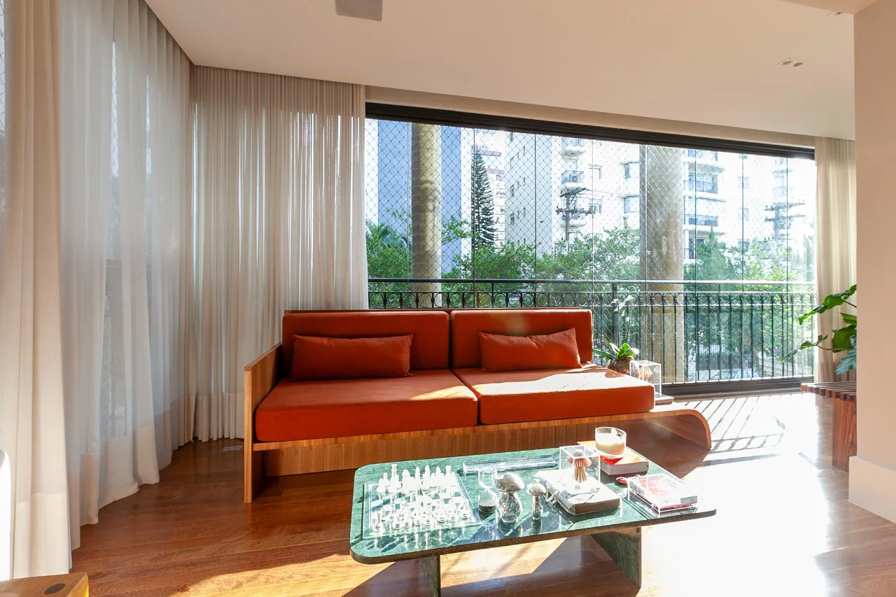 Apartamento reformado em localização privilegiada à venda no Brooklin. – 20520