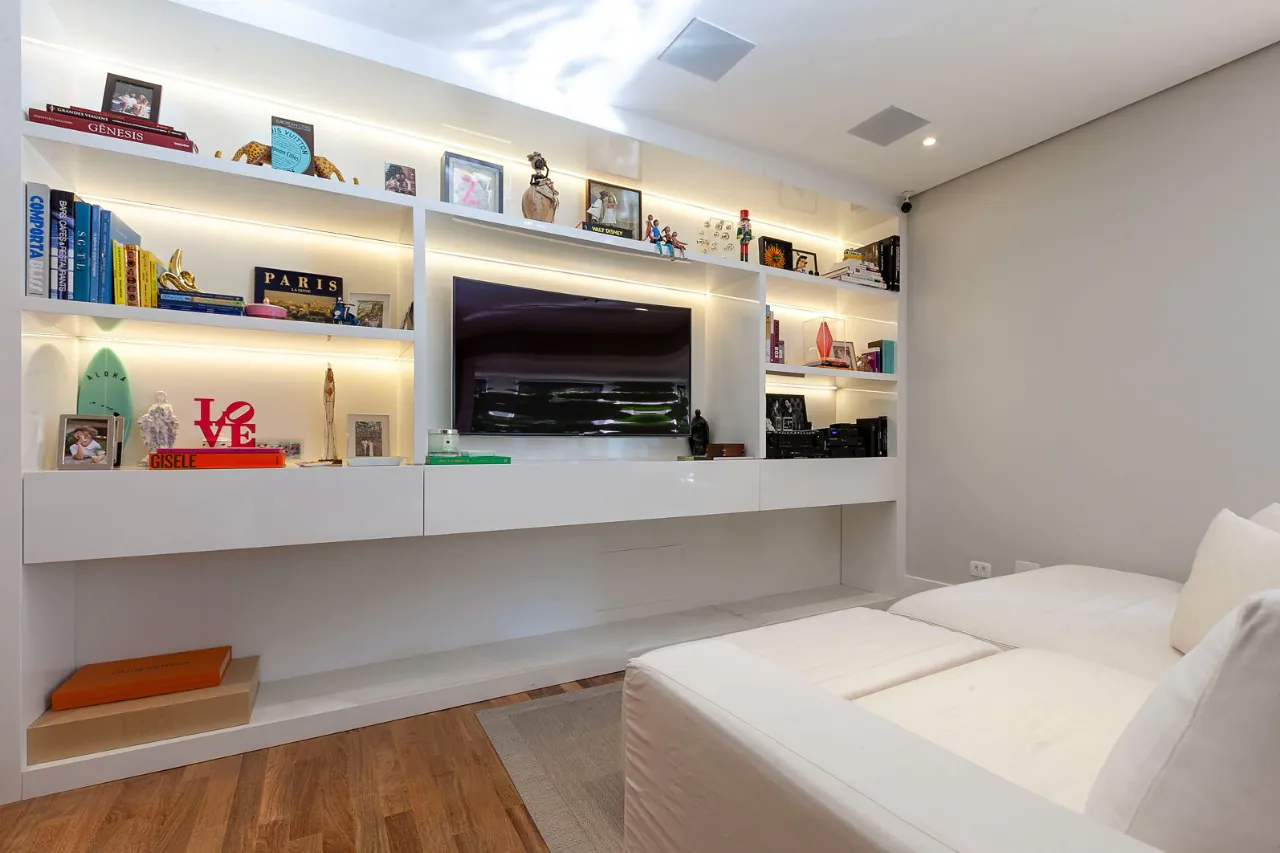 Apartamento reformado em localização privilegiada à venda no Brooklin. – 20520