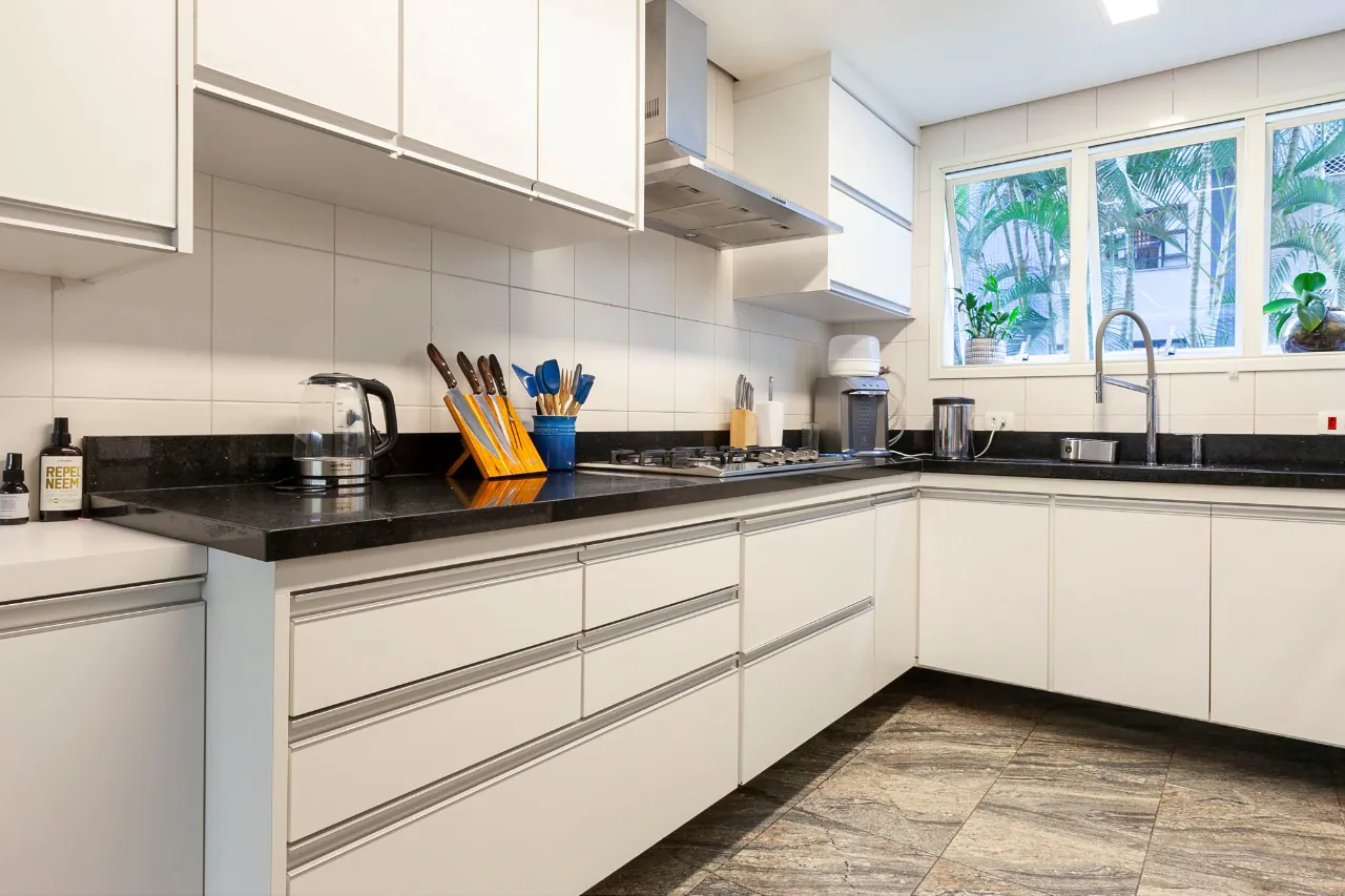 Apartamento reformado em localização privilegiada à venda no Brooklin. – 20520