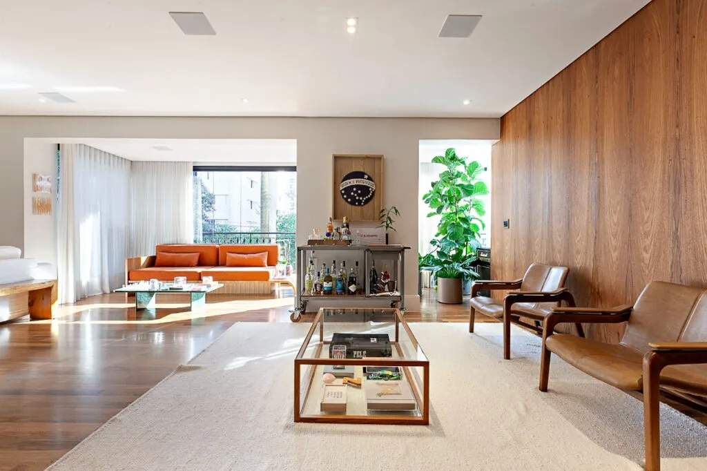 Apartamento reformado em localização privilegiada à venda no Brooklin. – 20520