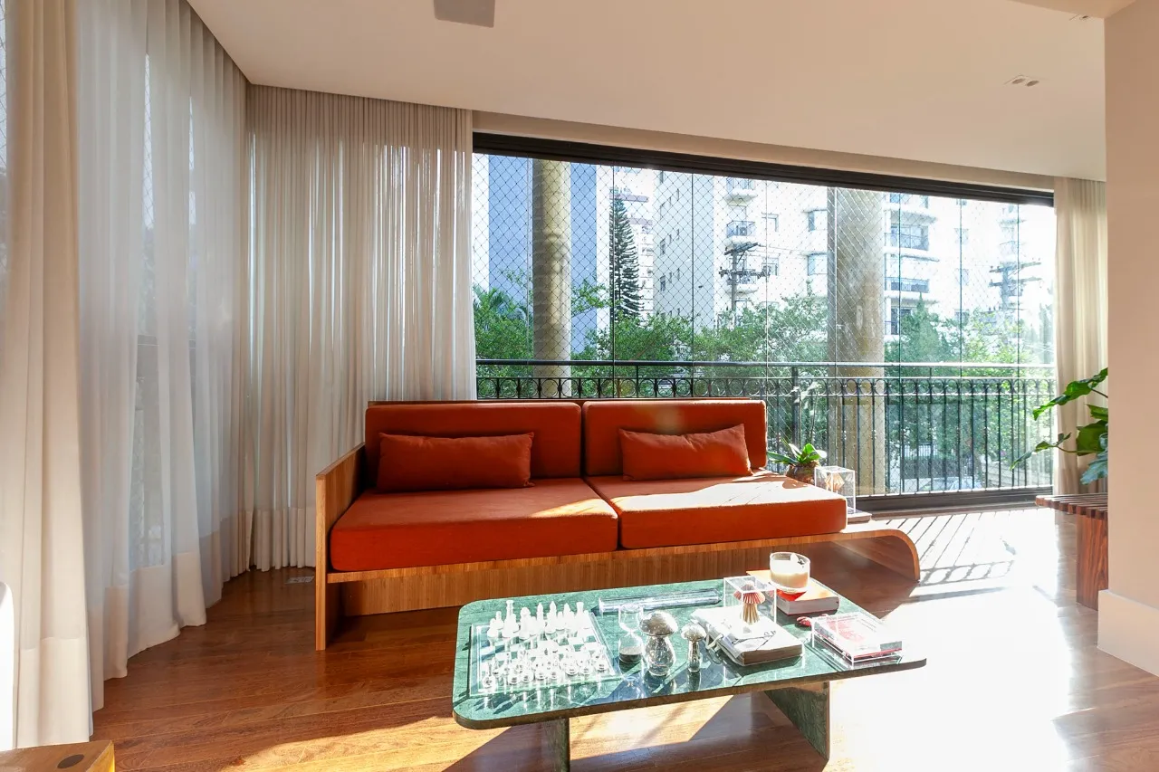 Apartamento reformado em localização privilegiada à venda no Brooklin. – 20520