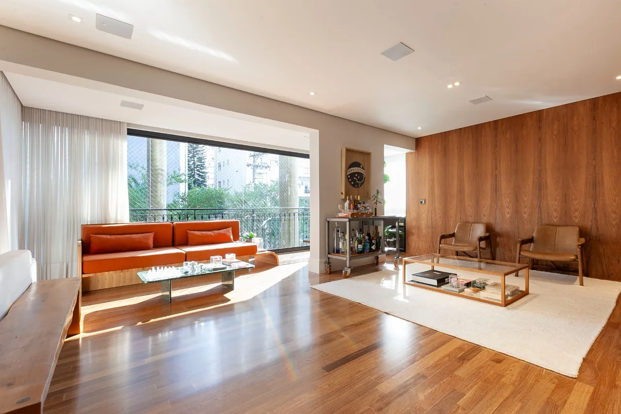 Apartamento reformado em localização privilegiada à venda no Brooklin. – 20520