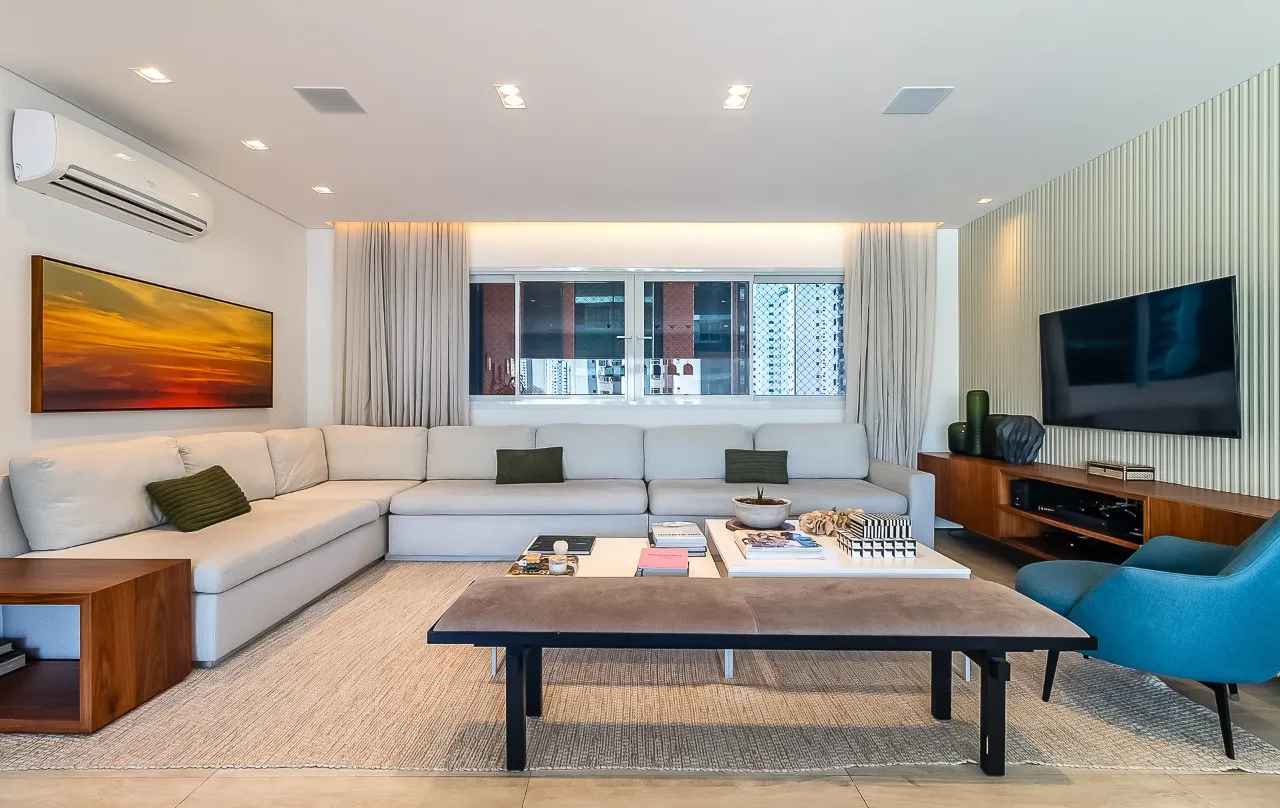 Apartamento pronto para chegar com mala, varanda integrada e projeto lindíssimo, em Moema. – 20557