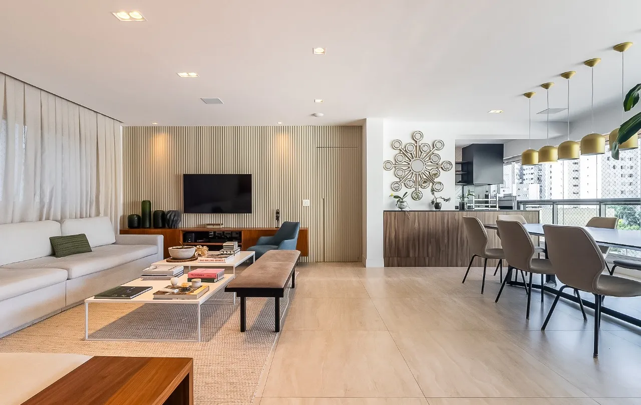 Apartamento pronto para chegar com mala, varanda integrada e projeto lindíssimo, em Moema. – 20557