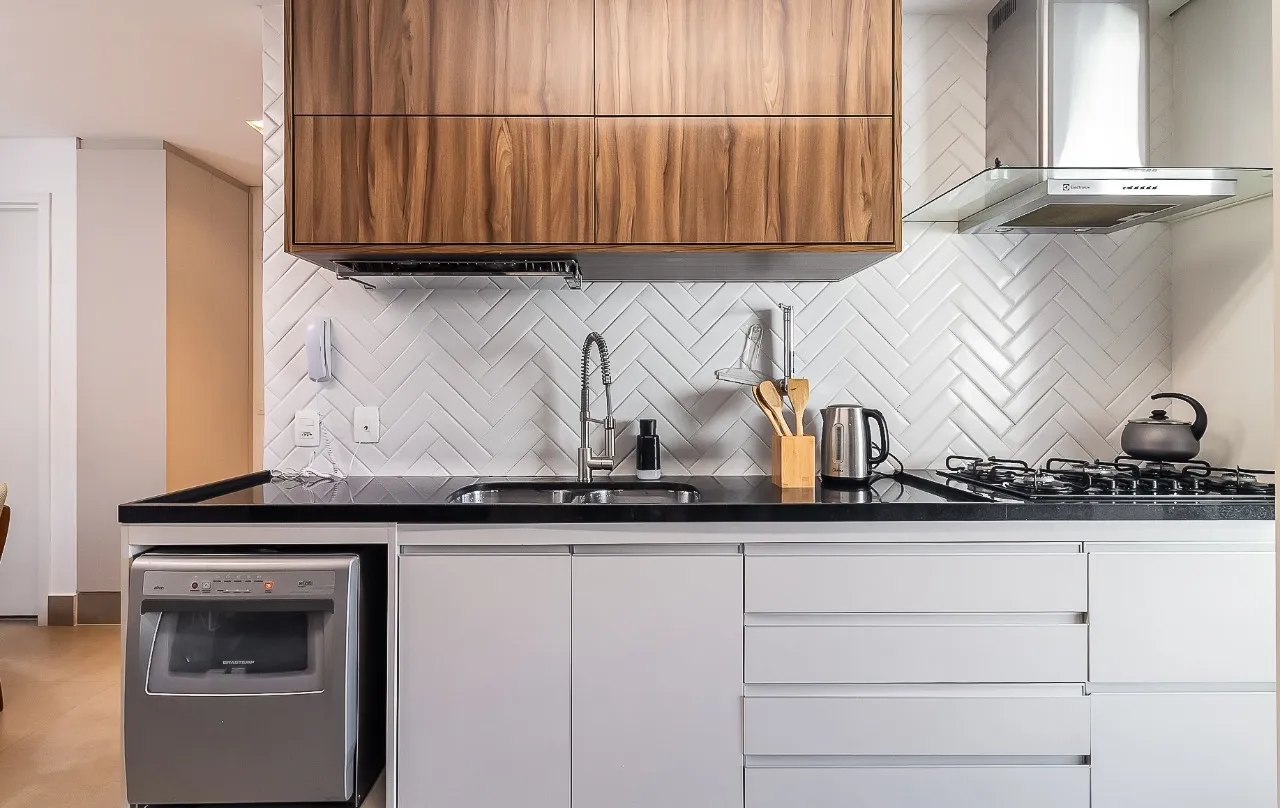 Apartamento pronto para chegar com mala, varanda integrada e projeto lindíssimo, em Moema. – 20557