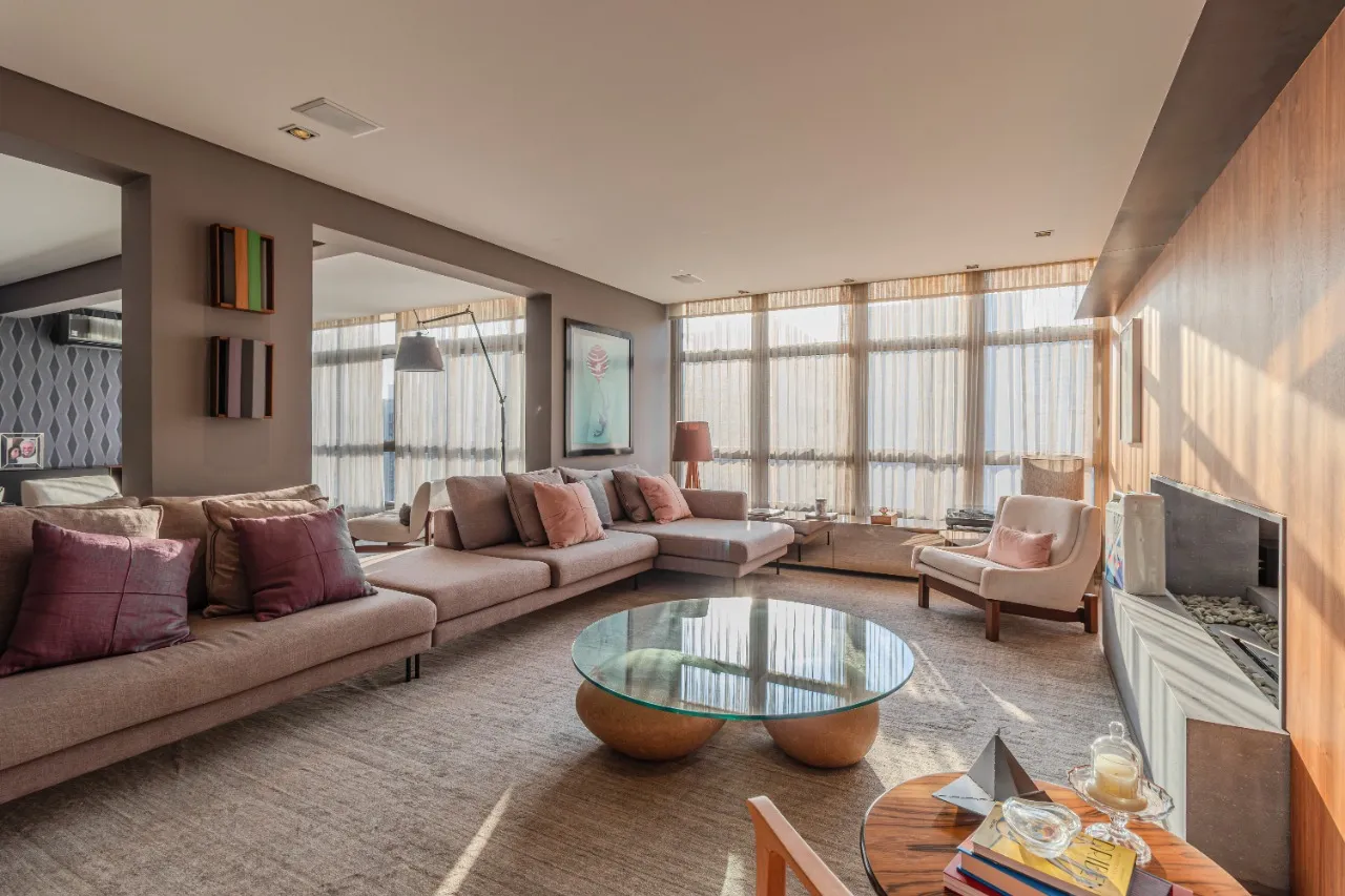 Apartamento totalmente reforma e mobiliado à venda no Jardim América. – AP0977