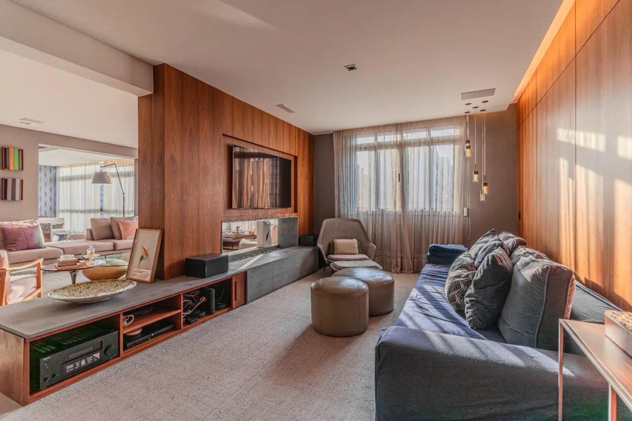 Apartamento totalmente reforma e mobiliado à venda no Jardim América. – AP0977