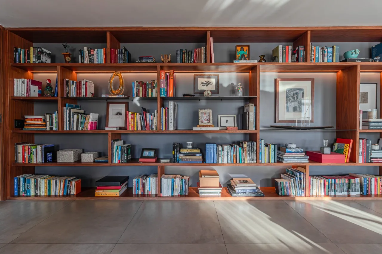 Apartamento totalmente reforma e mobiliado à venda no Jardim América. – AP0977