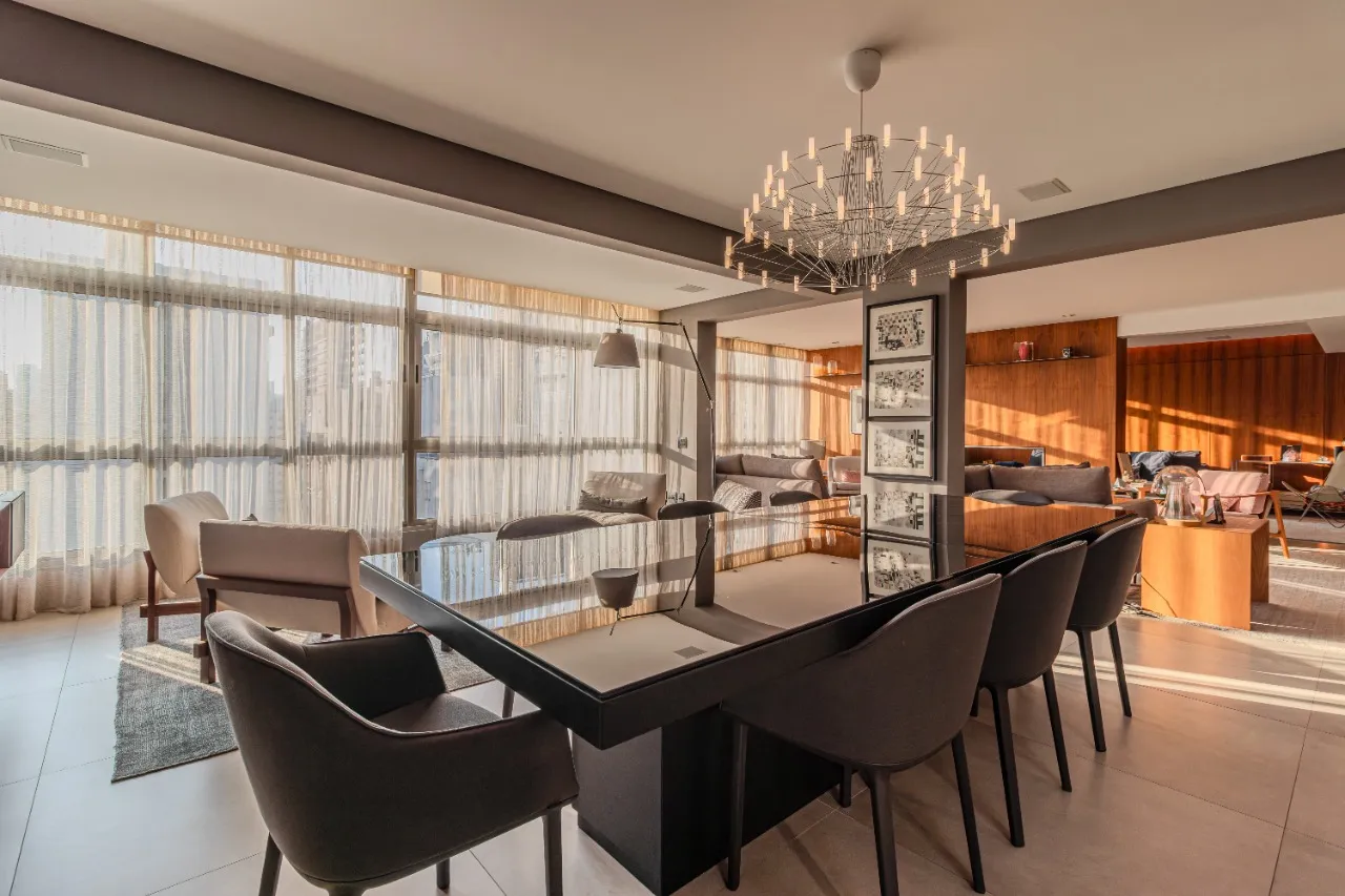 Apartamento totalmente reforma e mobiliado à venda no Jardim América. – AP0977