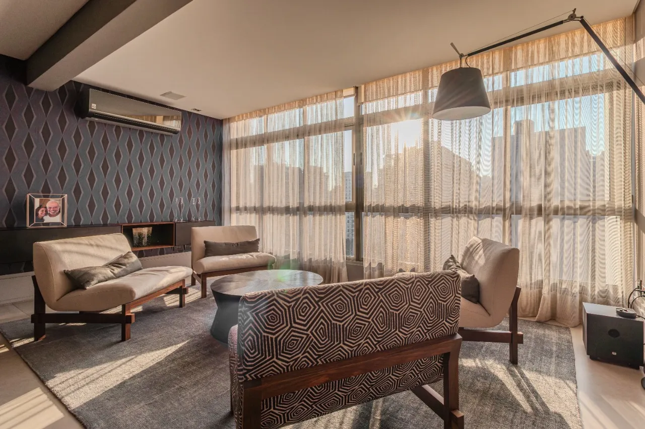 Apartamento totalmente reforma e mobiliado à venda no Jardim América. – AP0977