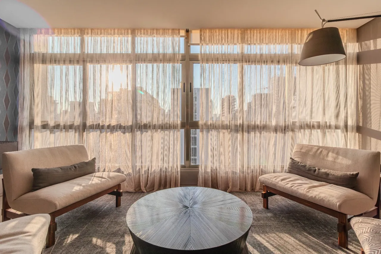 Apartamento totalmente reforma e mobiliado à venda no Jardim América. – AP0977